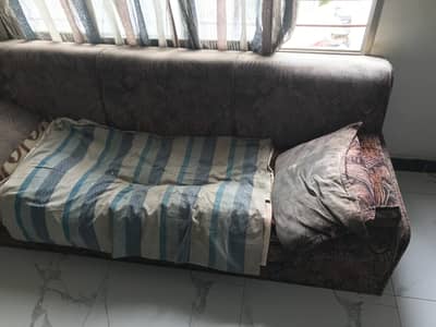 Sofa + bed .