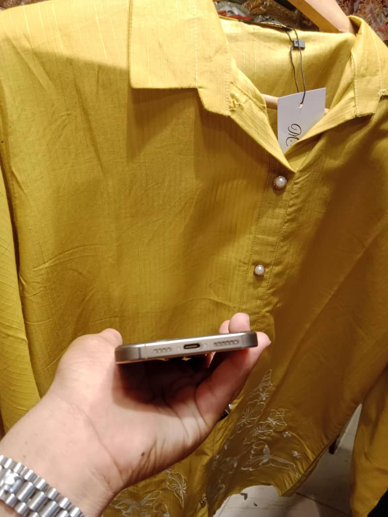Apple iPhone 16 Pro Max 5