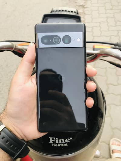 Google Pixel 7 Pro (USA import)