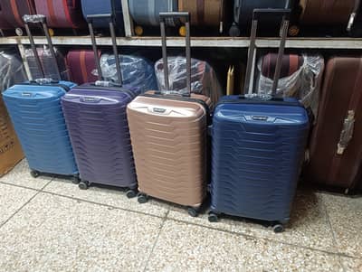 Luggage bags/ travel suitcases/ trolley bags/ travel trolley/ attachi