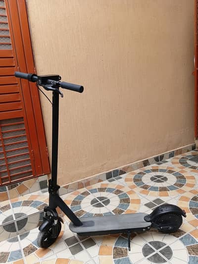 Electric scooty