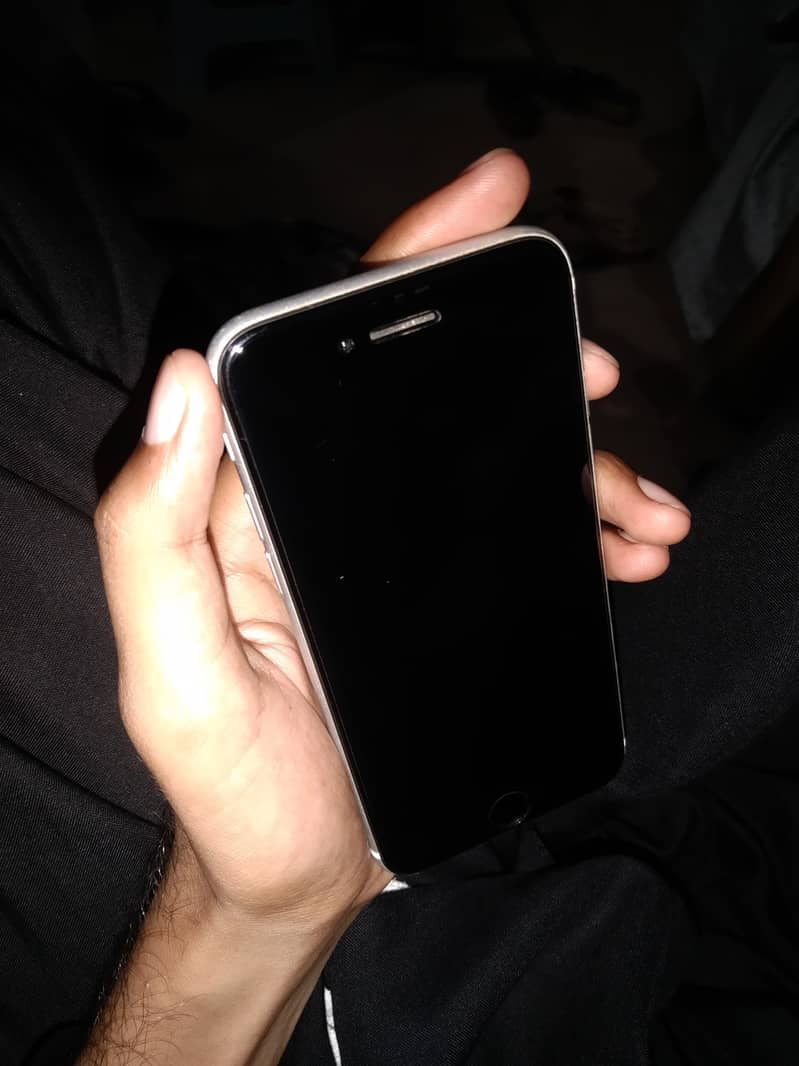 Iphone Se 2nd Exchange and Sell 1