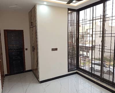 5 Marla Upper Portion Available For Rent In Central Park Housing Scheme Lahore