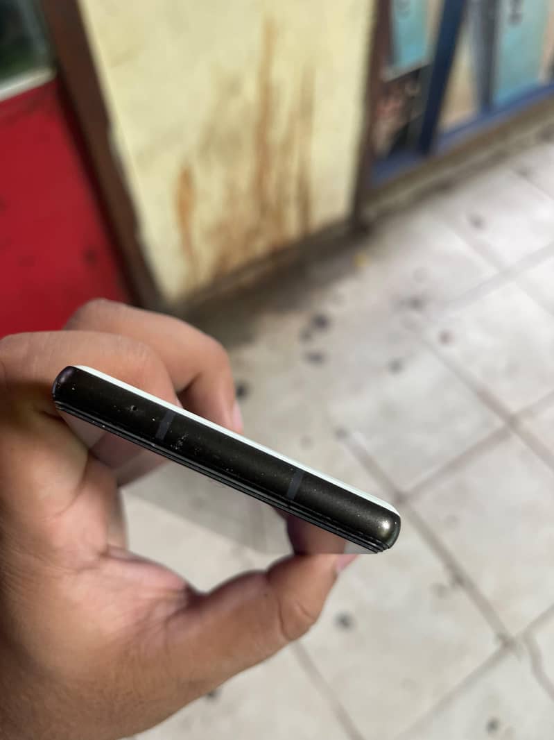 Google Pixel 6a 1