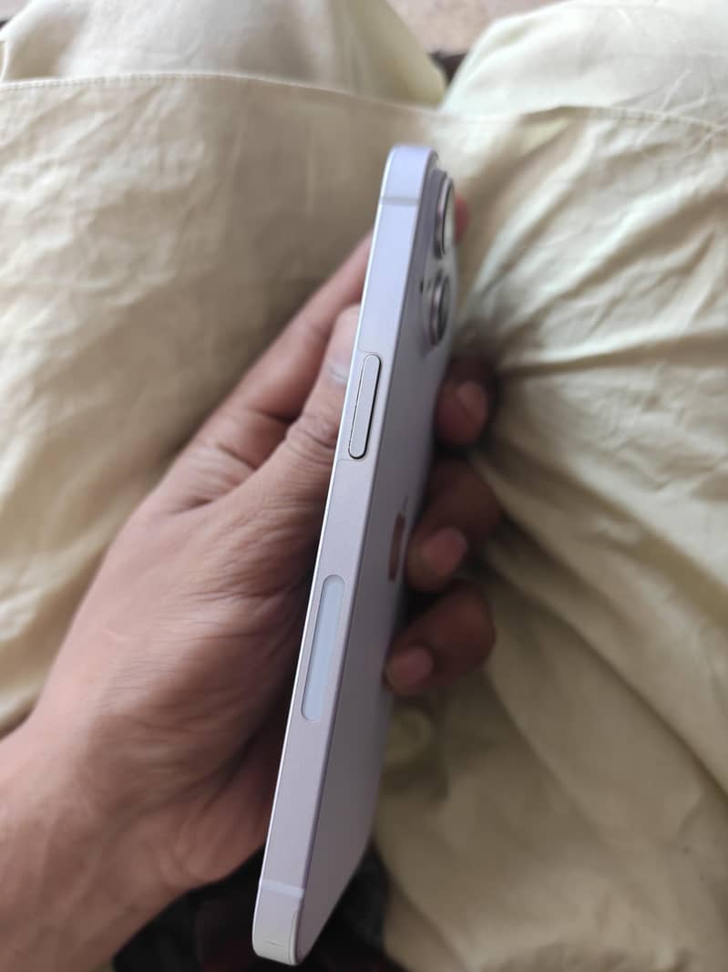 Apple iPhone 14 3