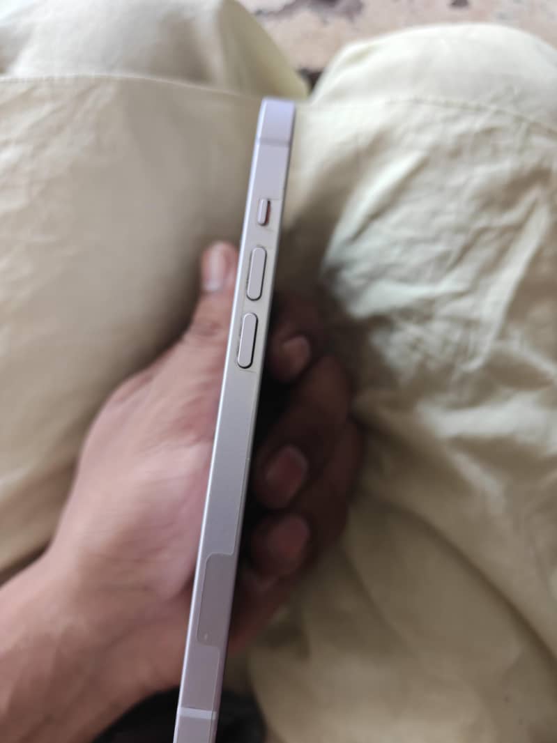 Apple iPhone 14 5