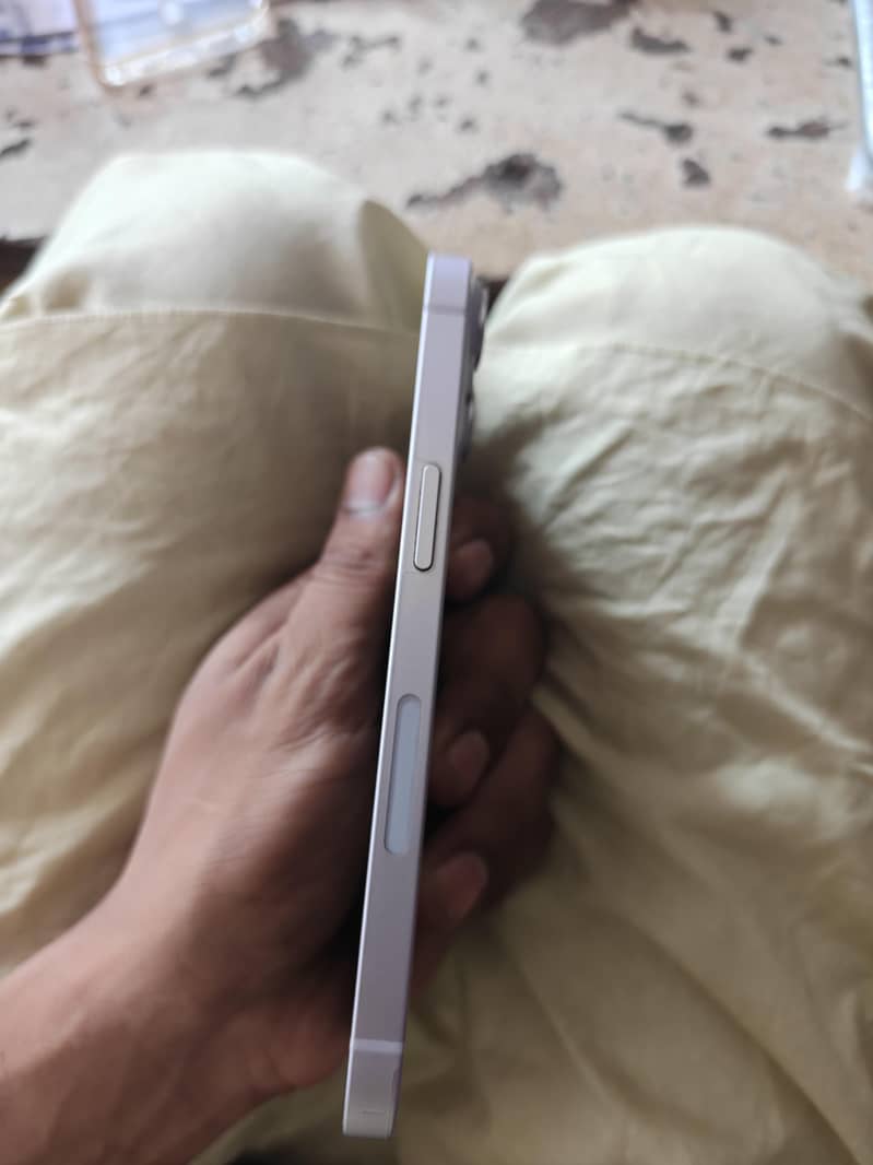 Apple iPhone 14 7