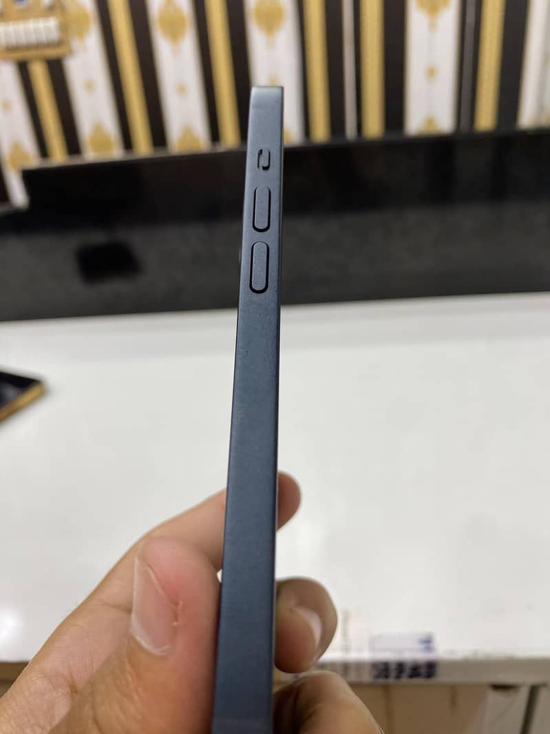 Apple iPhone 14 3