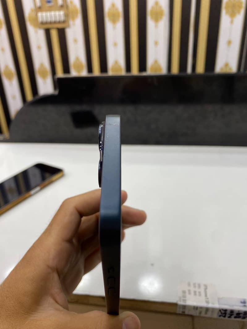 Apple iPhone 14 5