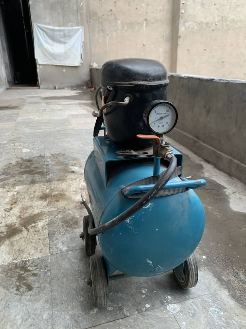 PAINT COMPRESSOR 1