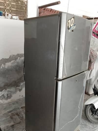 refrigerator for sale in good condition
