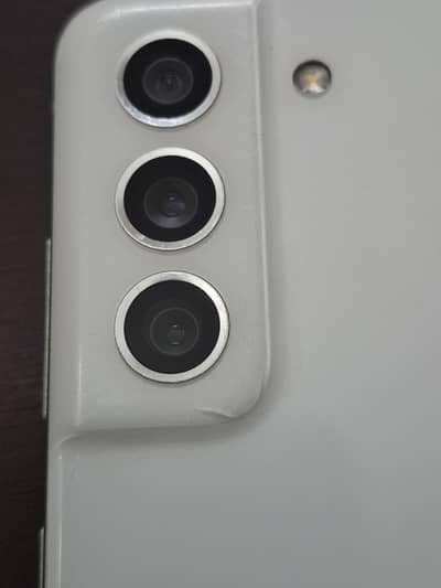 Samsung Mobile S21 FE