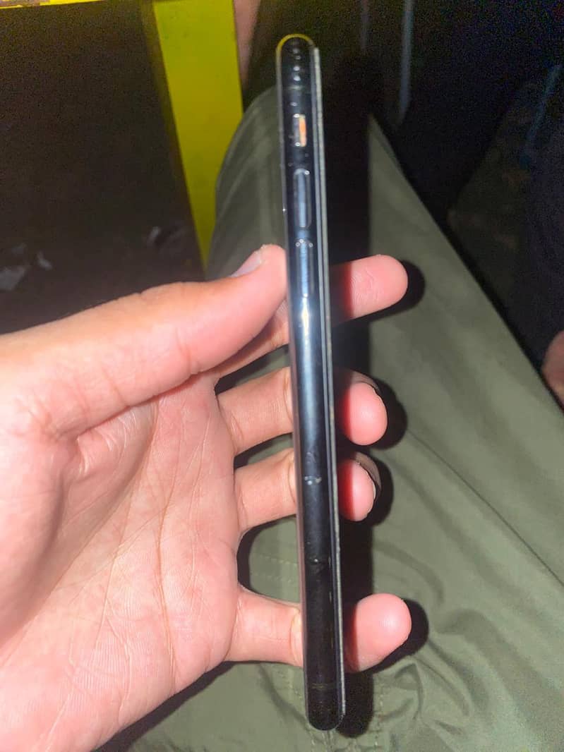 Apple iPhone X 4
