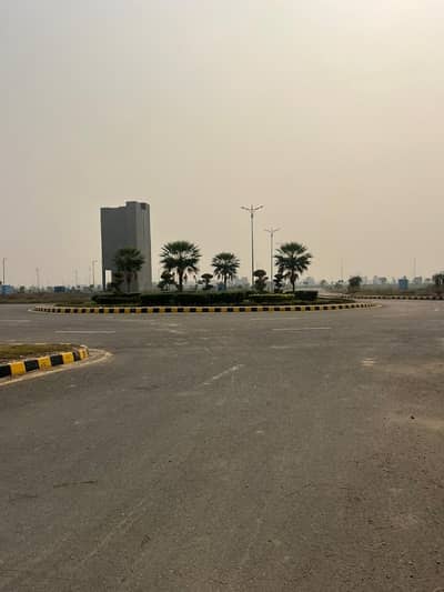 Investors Should sale This Corner Residential Plot Located Ideally In DHA Defence