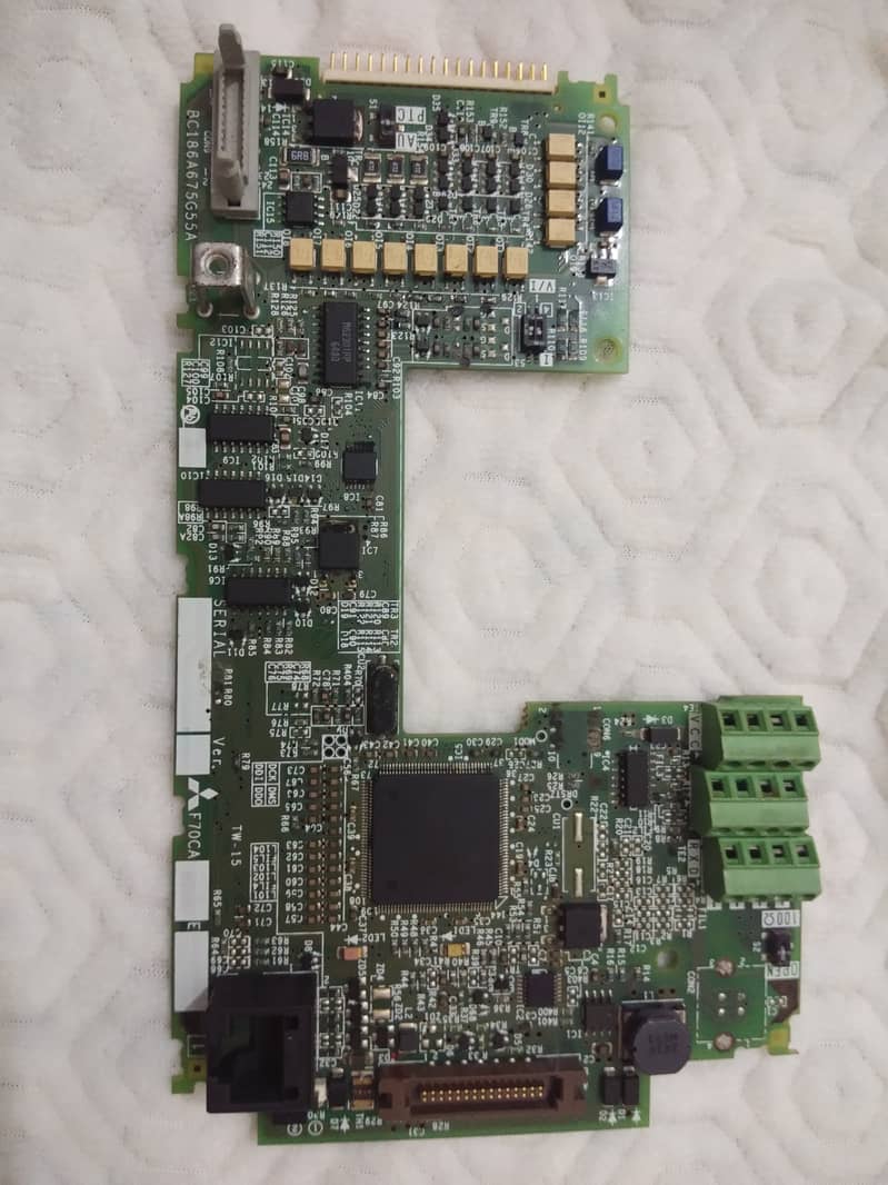 feemale Electronics technition 0