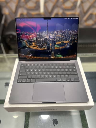 MacBook M5 Pro 14” 15C 16C 24/1TB Box Open