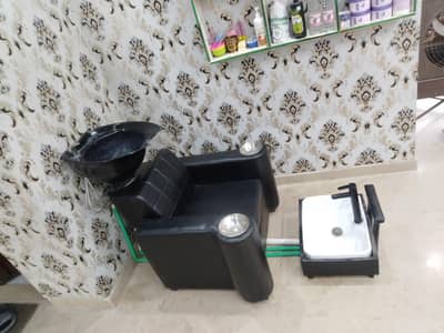 bilkul new hay sirf 15 din use hua hay shampoo unit 3 in 1 10by 10