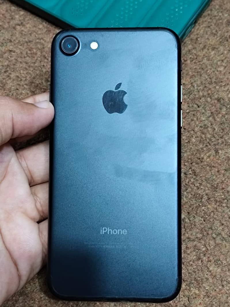 Apple iPhone 7 2