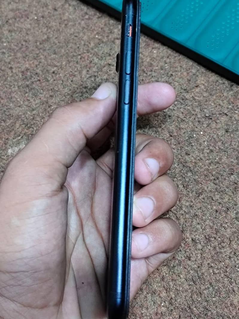 Apple iPhone 7 3