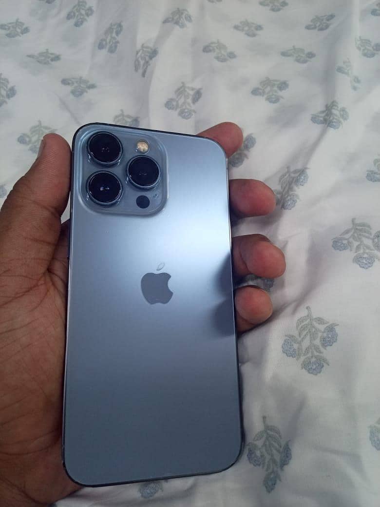 Apple iPhone 13 Pro 2