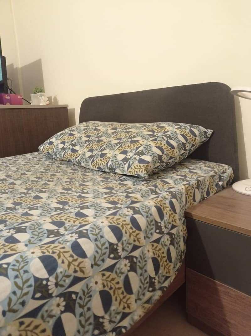 Interwood Single Bed with Side Table 1