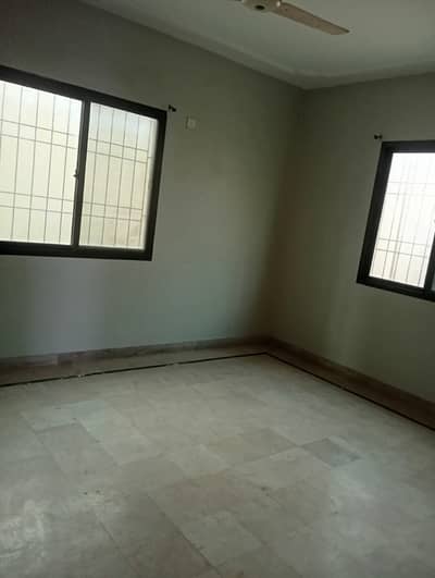 3 bed dd 2nd floor portion for rent
