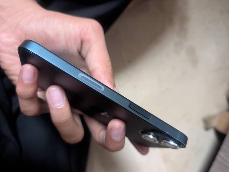 Apple iPhone 13 1