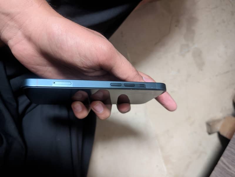 Apple iPhone 13 5