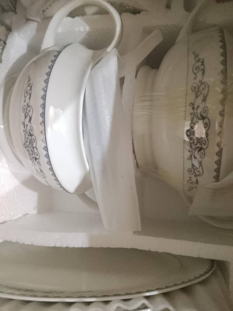 New Dinner set 4