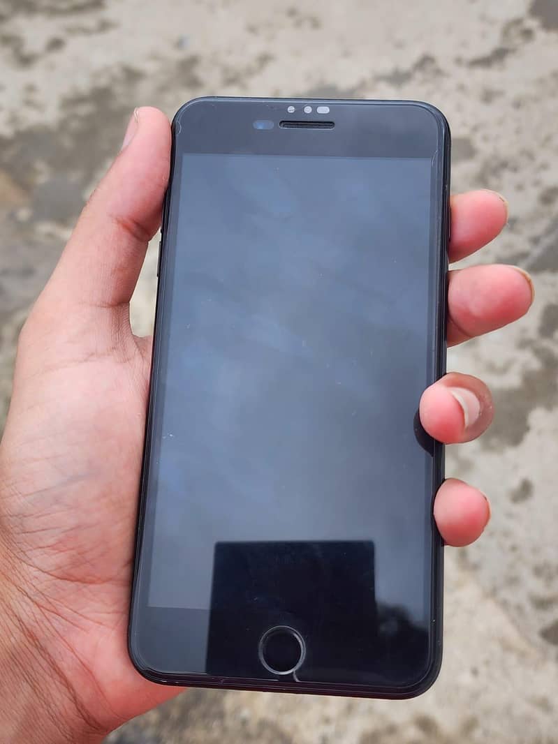 Apple iPhone 7 Plus 1