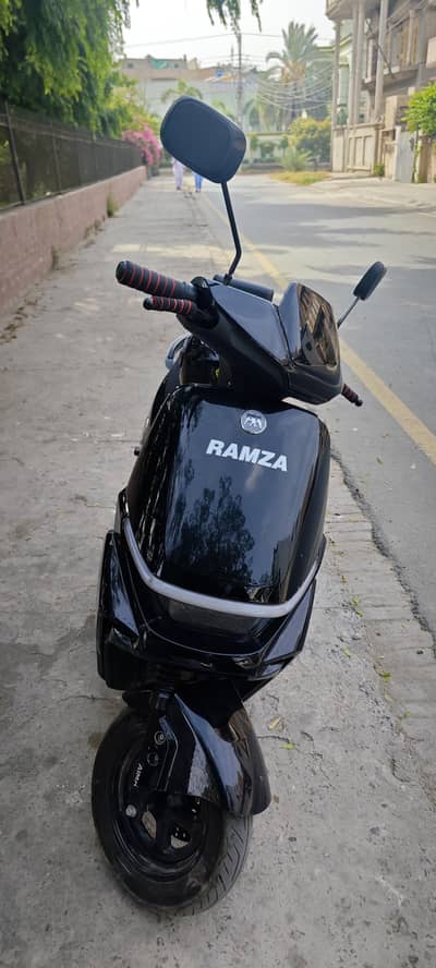 Electric scooty 1000w Aima Ramza liberty