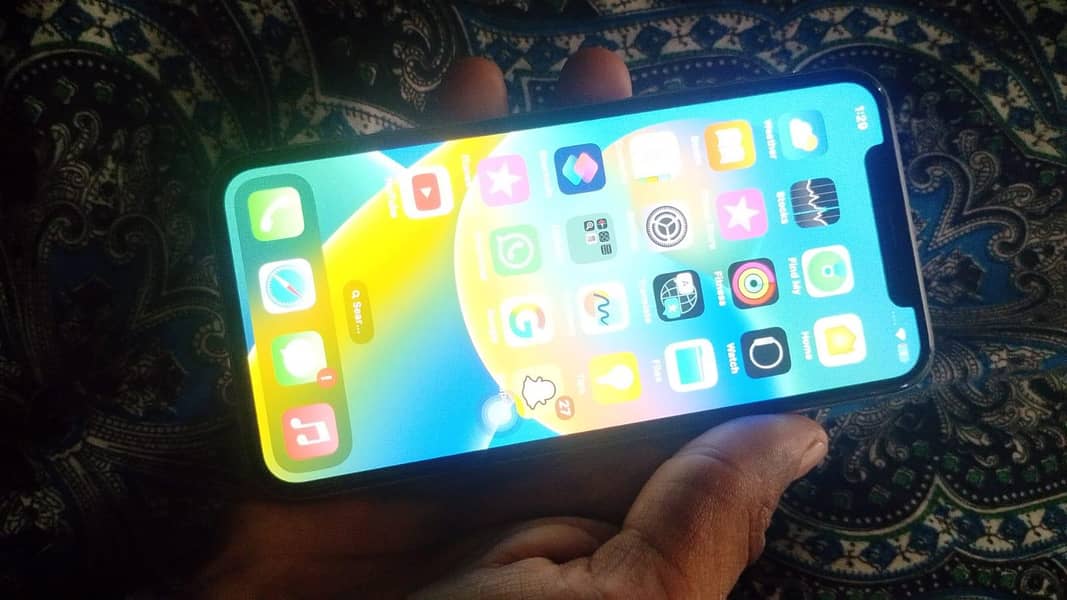 Apple iPhone X 5