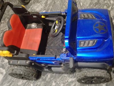 Jeep car betry big charg and remote used 4&5 year baby