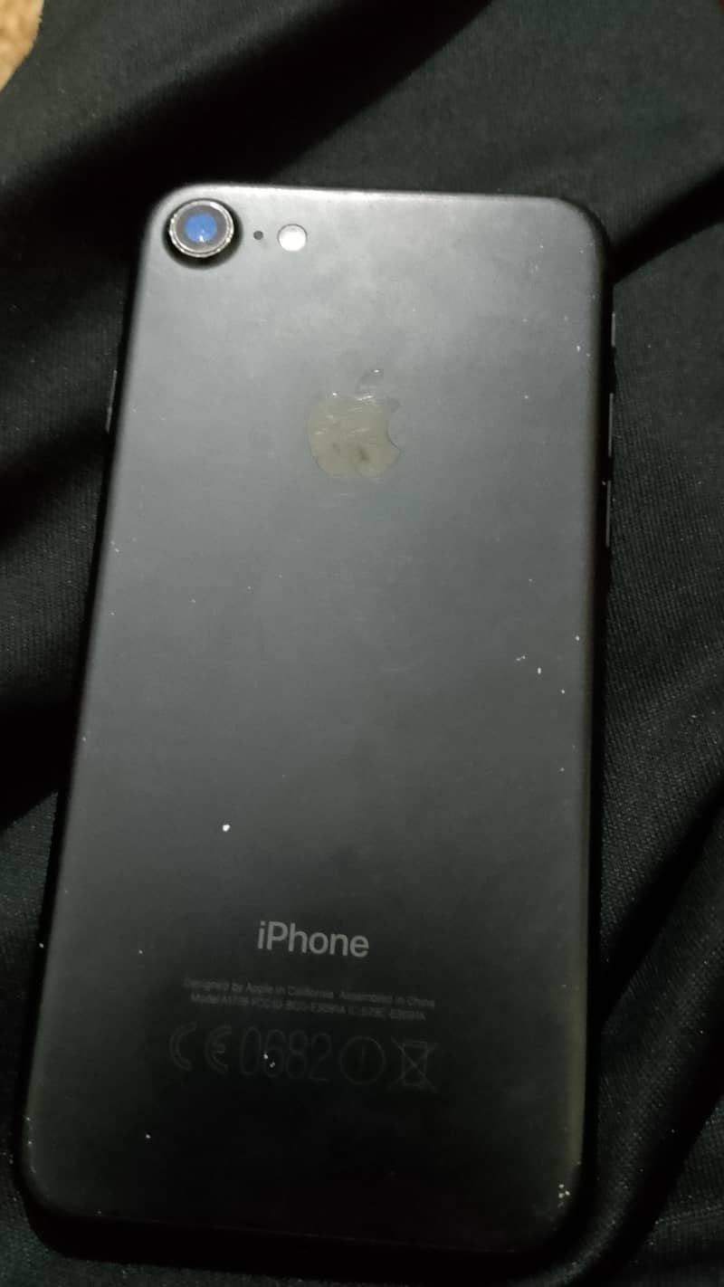 Apple iPhone 7 0