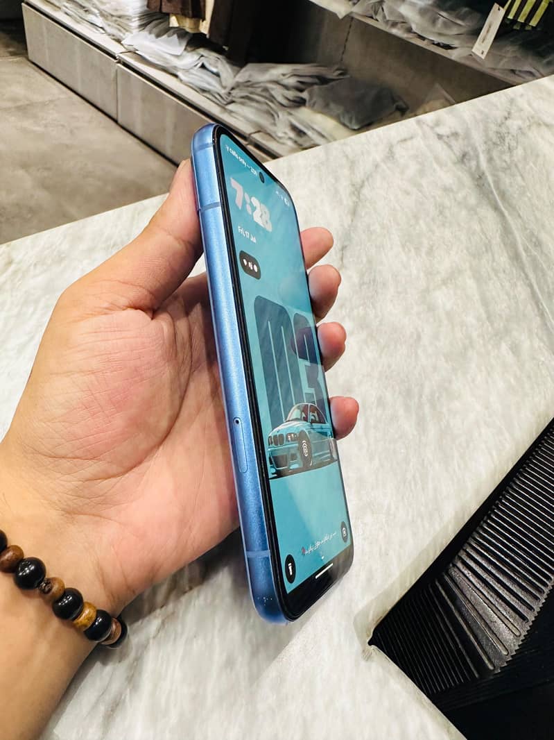 Google Pixel 8a 11