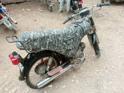 1st owner bike hai. one hand use hai
