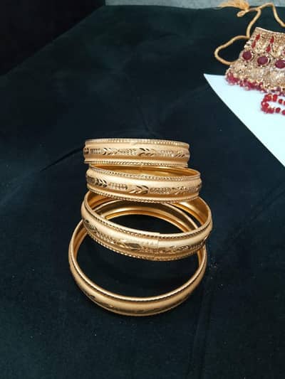 Artificial golden bangals