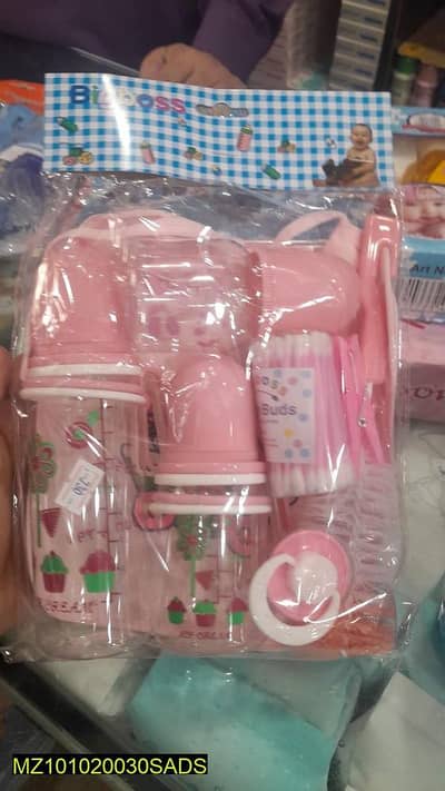 New Born Baby Feeding Gift Set - 3 Feeders, Pacifier & Care Kit