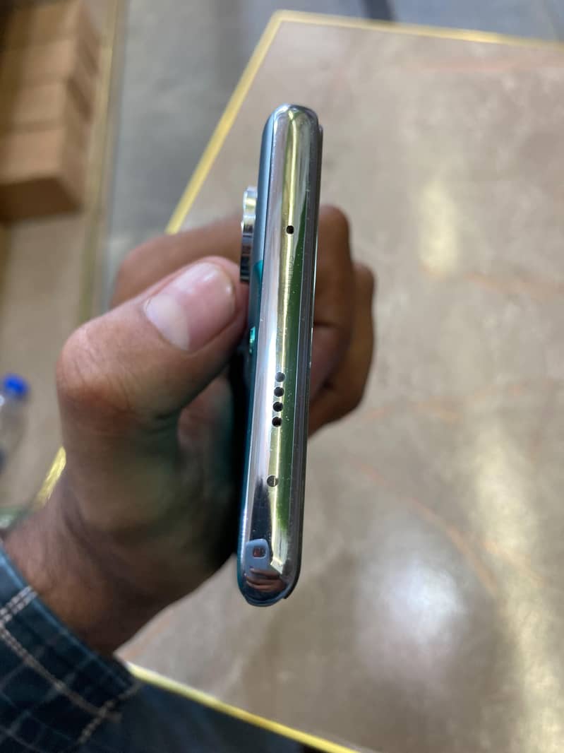 Tecno CAMON 40 Pro 1
