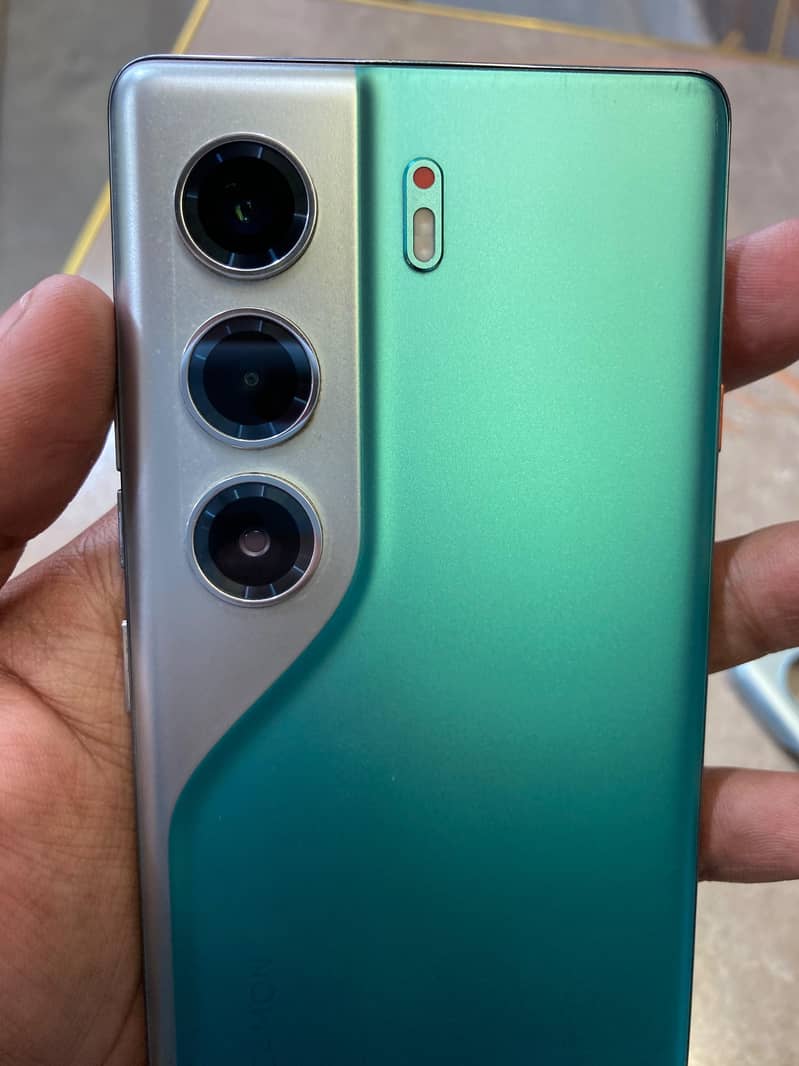 Tecno CAMON 40 Pro 5