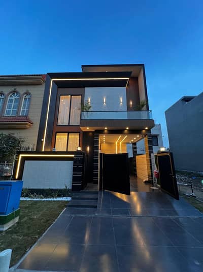 Brand New 5 Marla Designer House for Rent | Modern Interior | Prime Location