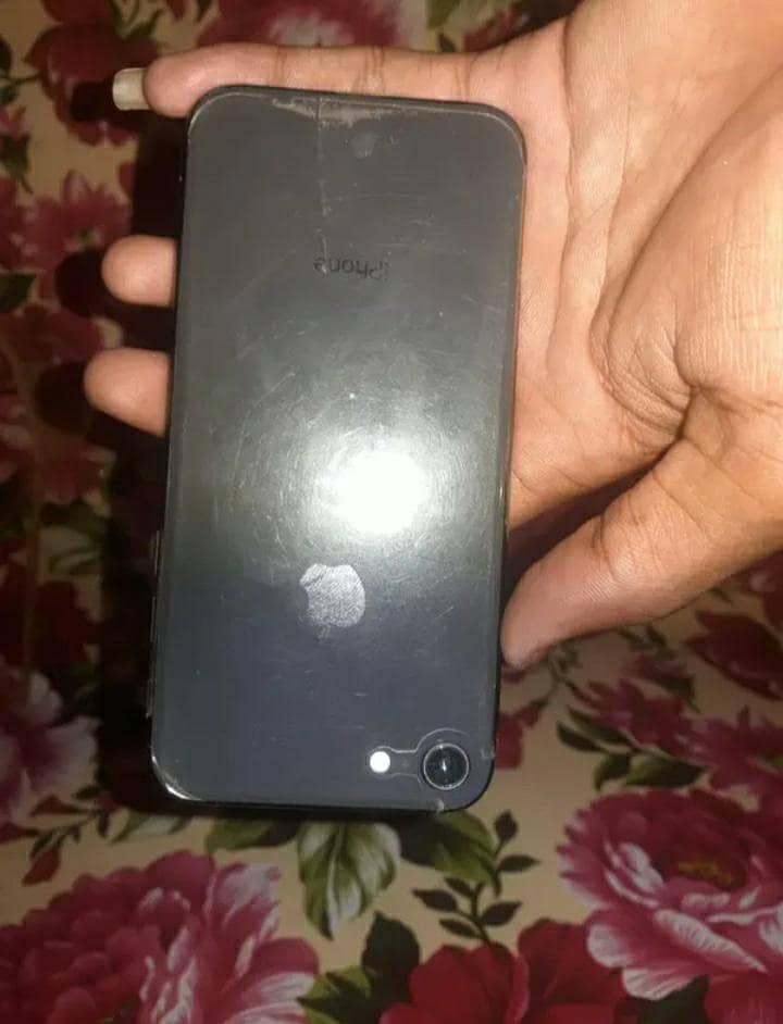 Apple iPhone 8 4