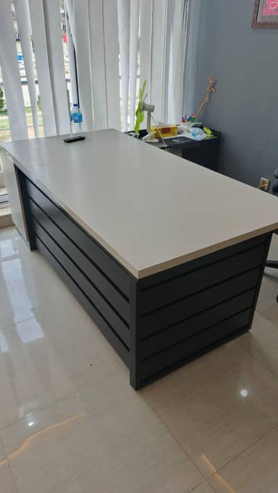 Elegant Office Executive Table 6.5ft x 3ft Right Side Rack and Drawers