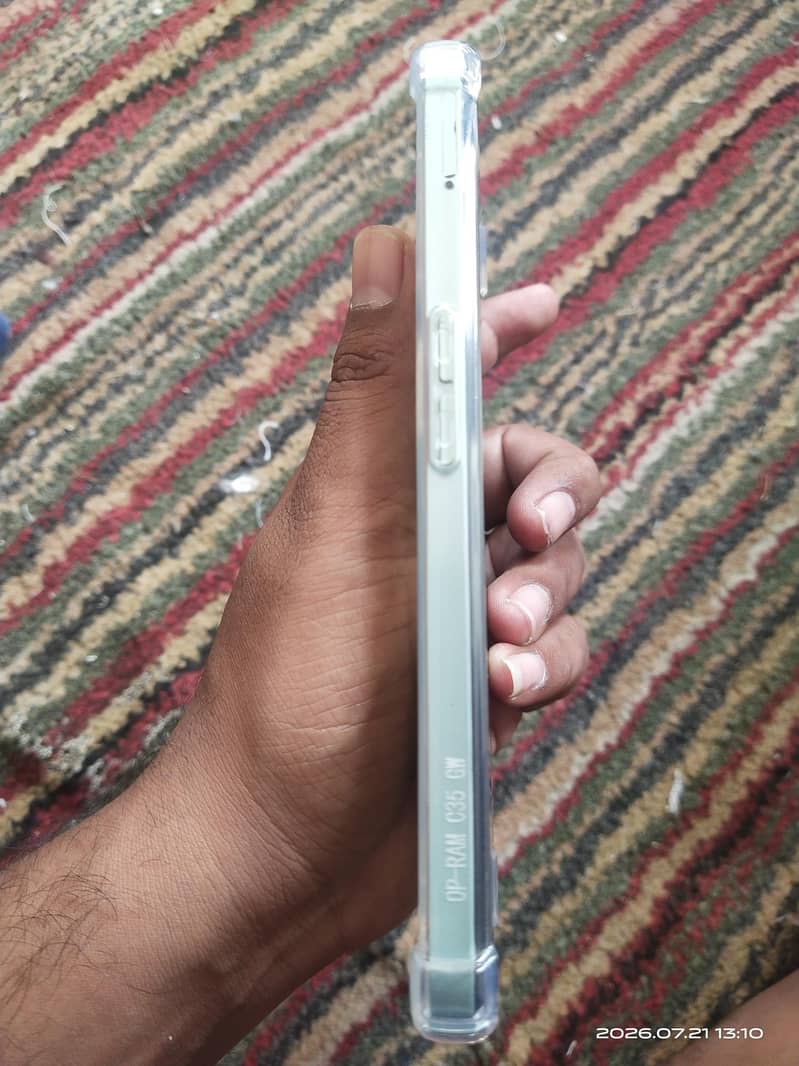 Realme C35 1