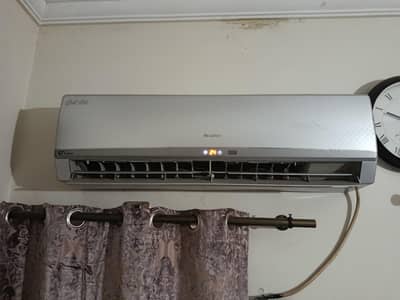 Gree 1.5 ton inverter ac sale in good condition