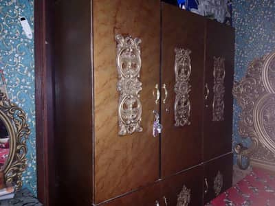 wardrobe wood