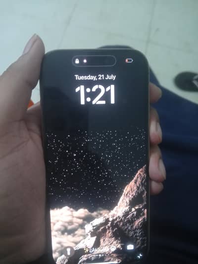 iphone 16 pro murchentile gold colour