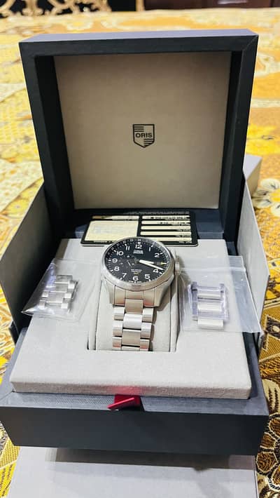 Oris watches Swiss maid same like brand-new condition all accessories