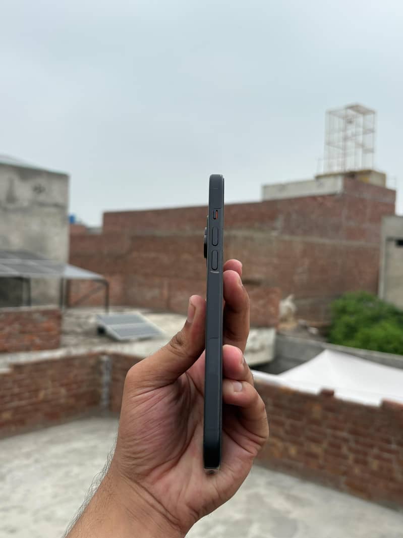 Apple iPhone 15 plus 3