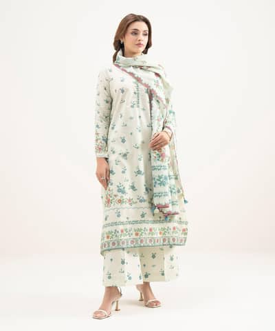 sapphire 3pc/zari lawn/summer collection/WhatsApp 03425019311